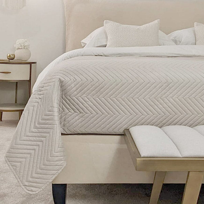 Hugo Ivory Quilted Bedspread Bedding