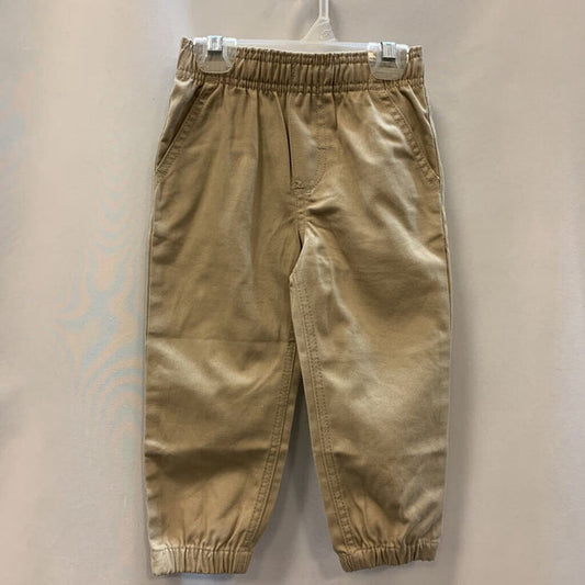Pants: Elastic waist, side pockets
