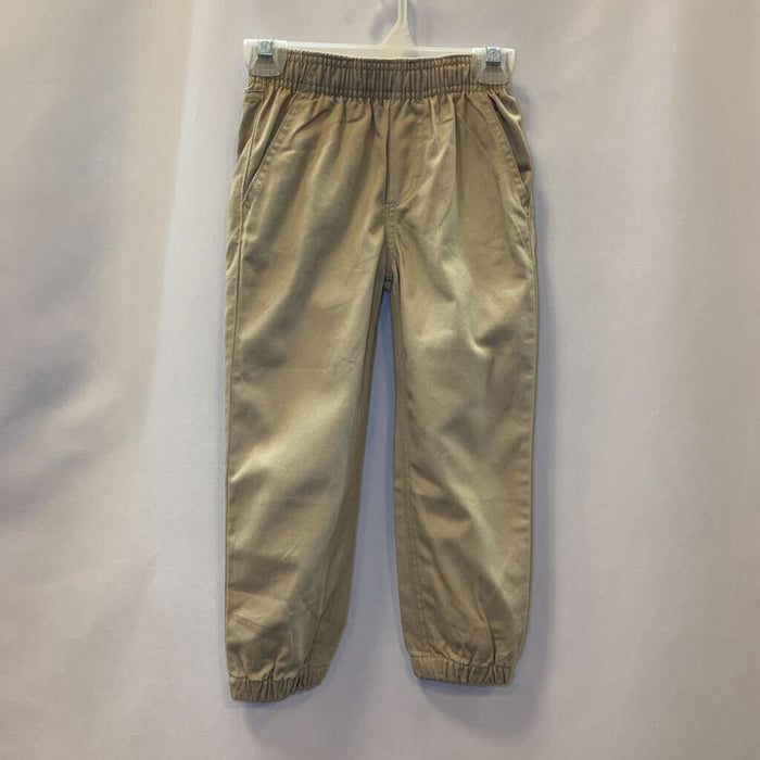 Pants: Elastic waist, side pockets