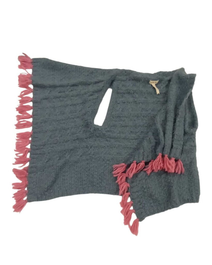 shawl: knit w/tassles