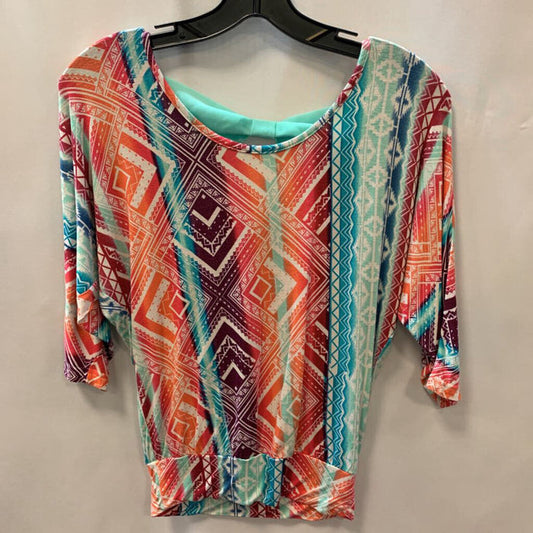 Shirt: Quarter Sleeve Geometric