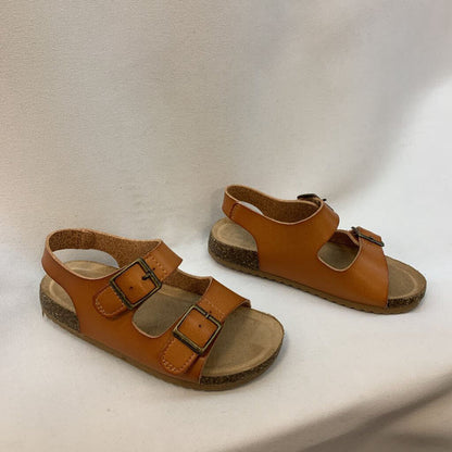 Shoes: Sandals with buckle