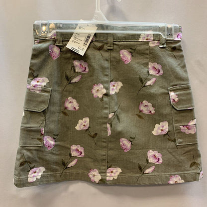 Skirt: NWT floral pattern